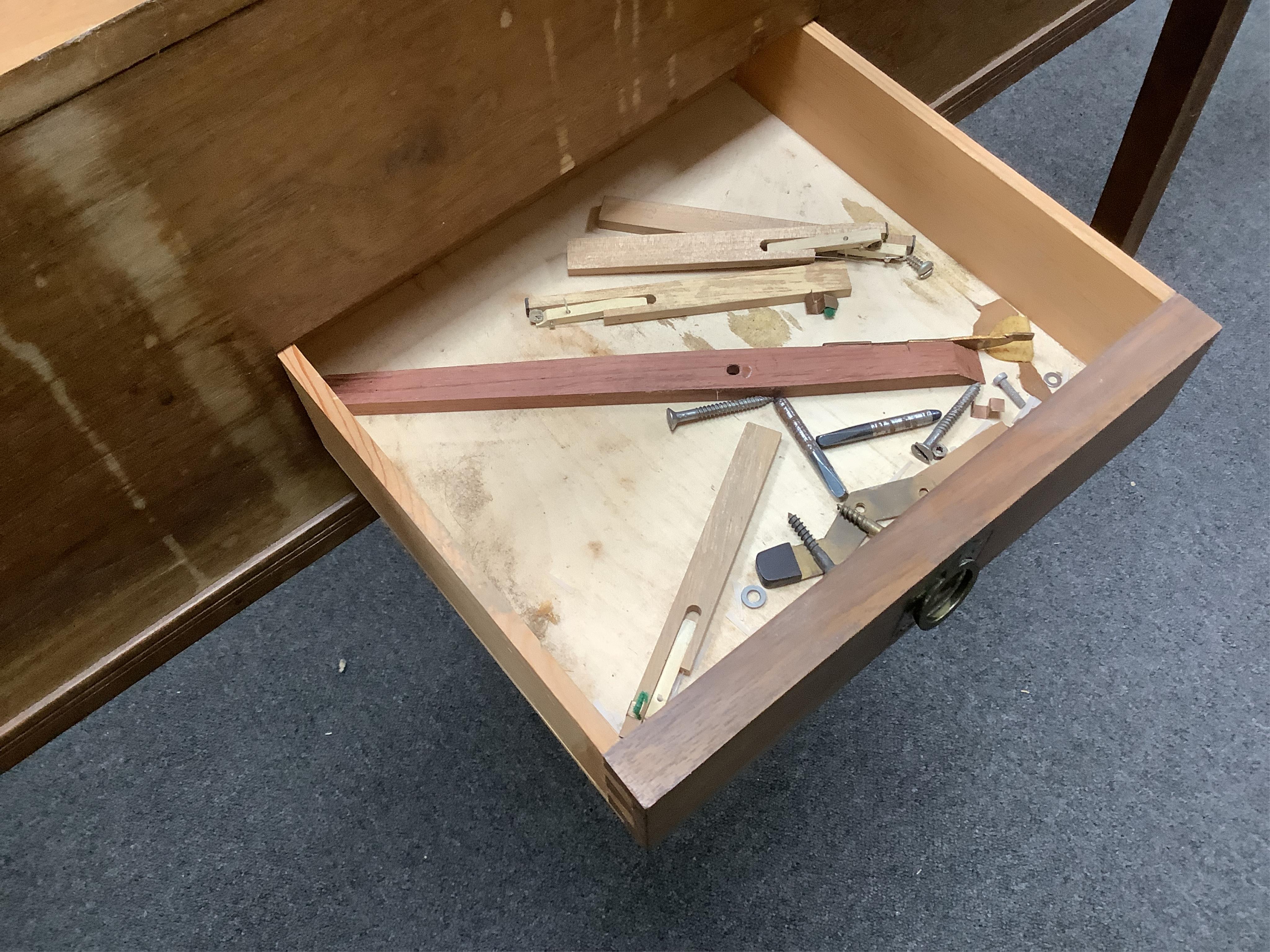 An Italian style single manual harpsichord built by Ian Gordon in 1989, in a walnut veneer case, Gordon is better known for his lutes, 54 note compass on small scale keys, and two stops, length 202cm